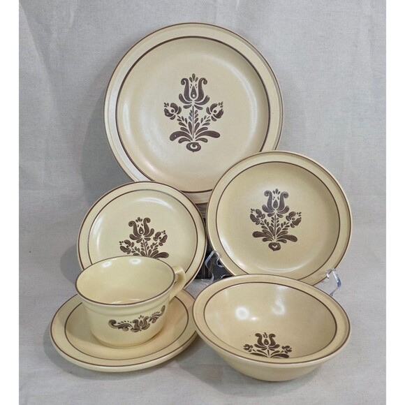 Vintage Pfaltzgraff Village 6-Piece Place Setting – 1970s Mark - US Stoneware - Picture 1 of 10